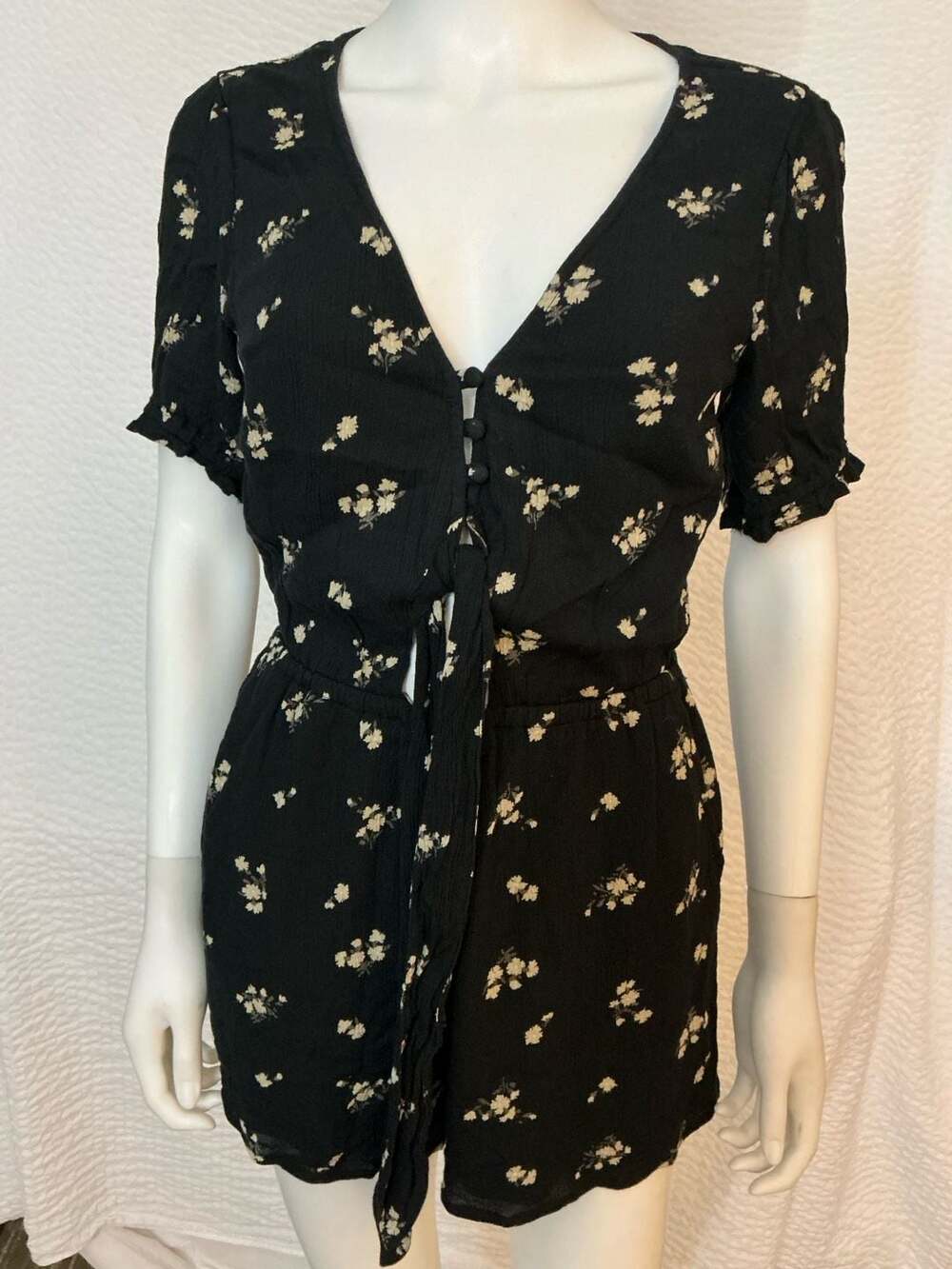 Abercrombie & Fitch Floral Playsuit Size S Black Tie Front Romper